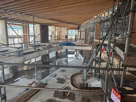 エントランス児童開架から