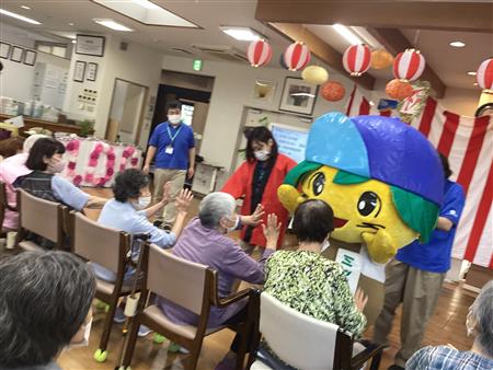 敬老会に参加したミックンの様子