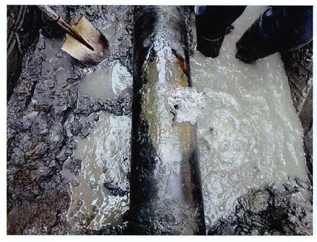 漏水写真③（鋳鉄管①）
